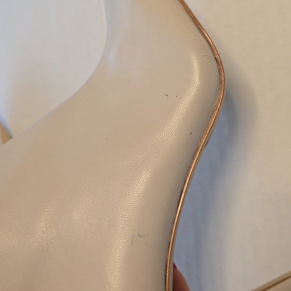 Guess Women's Slouchy Leather Ivory Ankle Boot sz 7 - Picture 9 of 12